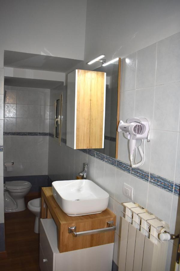 נאפולי Casa Vacanze Oikia - Room Orchidea מראה חיצוני תמונה